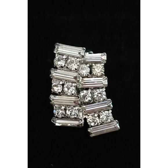 Vintage Weiss Clear Rhinestone & Baguette Clip-On Earrings - Picture 3 of 6
